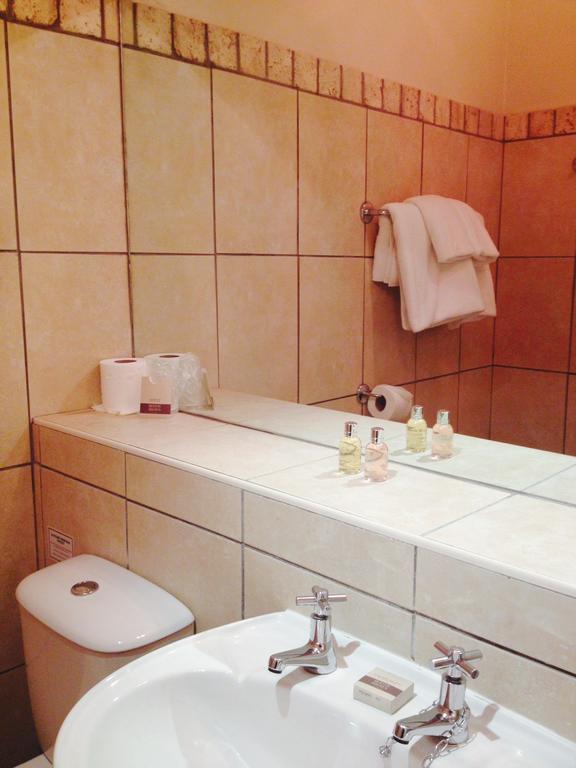 لودلو Overton Grange Country Hotel الغرفة الصورة